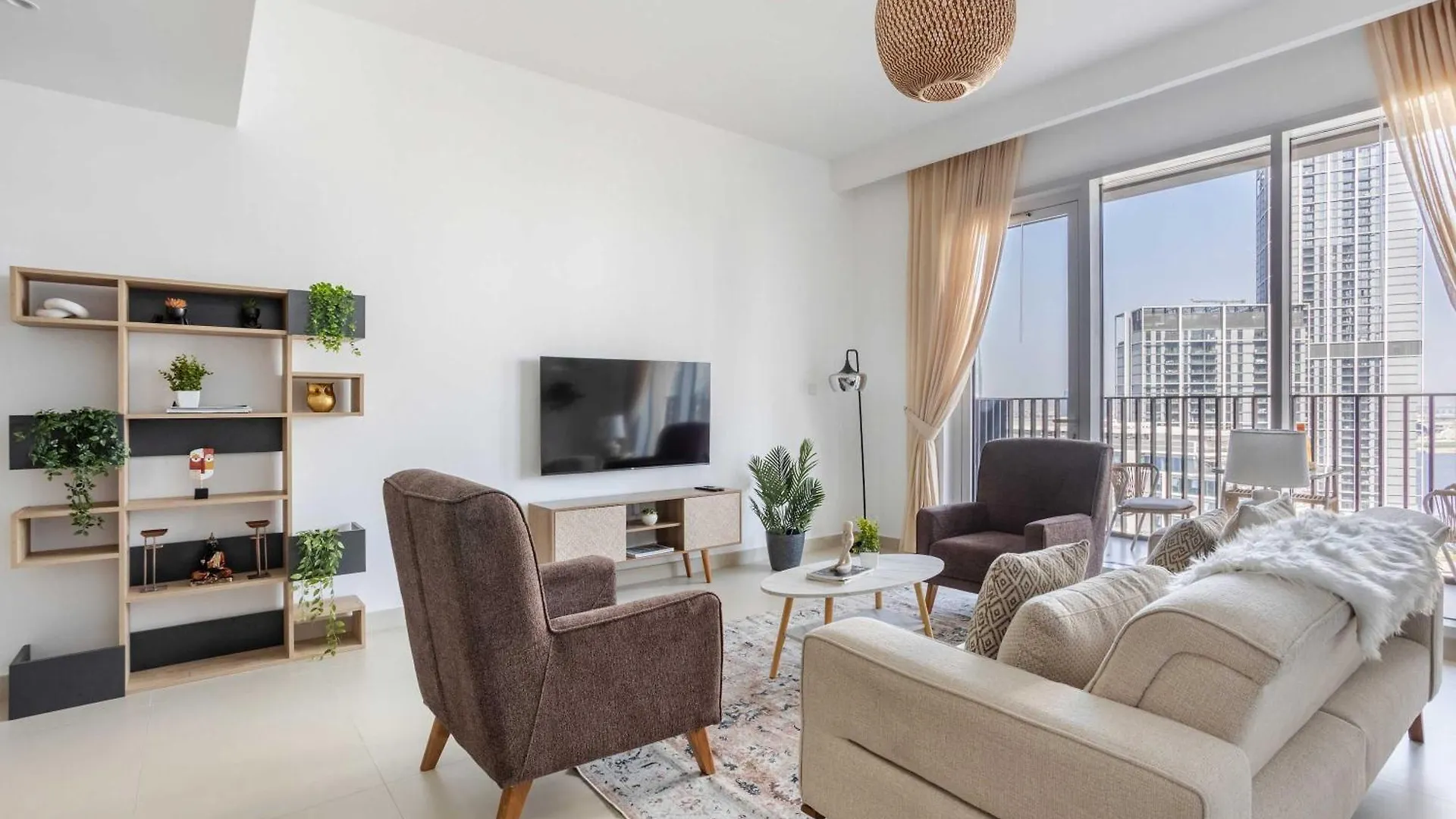 Frank Porter - Creek Horizon T2 Dubai Apartment